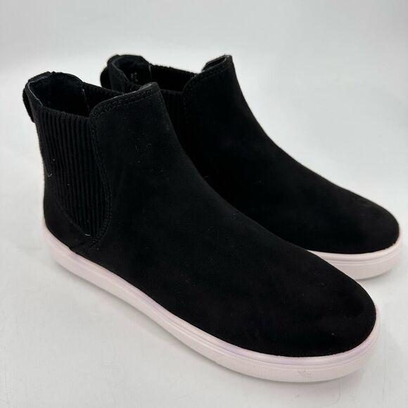 Steven by Steve Madden Hi Top Black Suede Leather Pull On Sneaker Women Size 6.5 - Picture 1 of 9